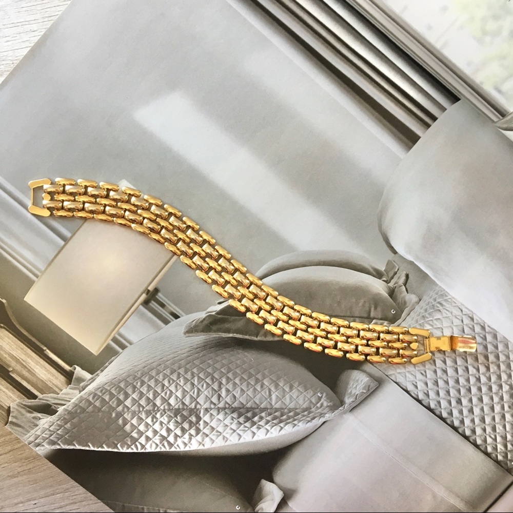 Napier Vintage Gold Tone Bracelet